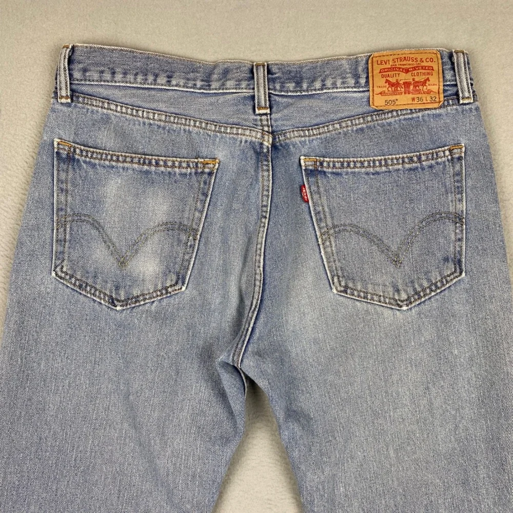 Levi's 505 Straight Fit Medium Wash Denim Jeans Mens 36 Blue‎